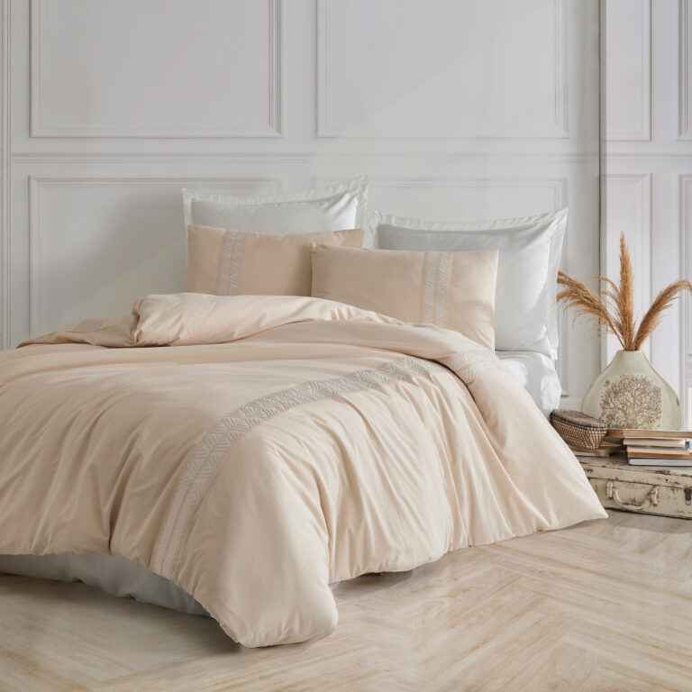 🛏️✨ Lenjerie Boutique – Răsfăț și Eleganță în Dormitorul Tău! ✨🏡