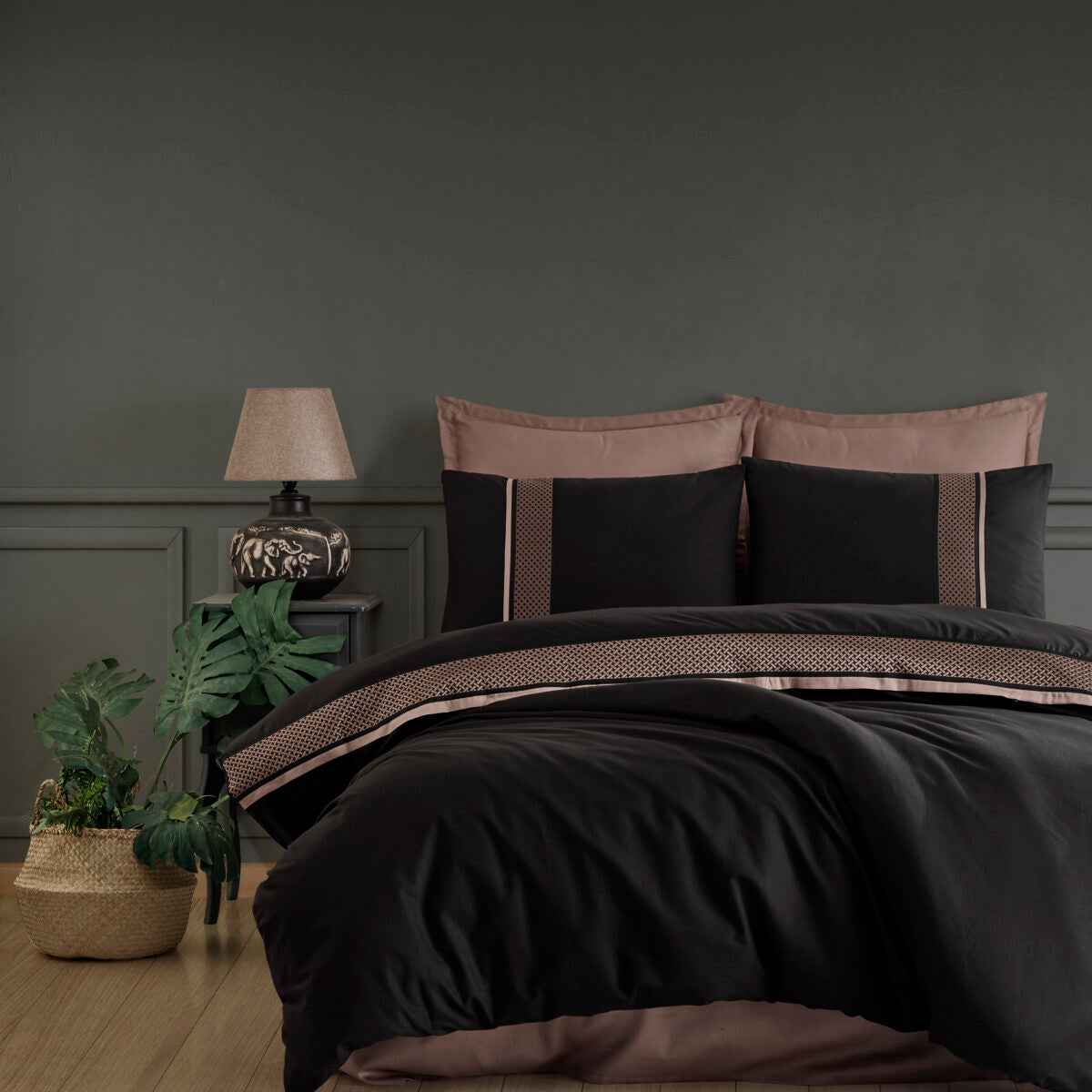 🛏️✨ Lenjerie Boutique – Răsfăț și Eleganță în Dormitorul Tău! ✨🏡